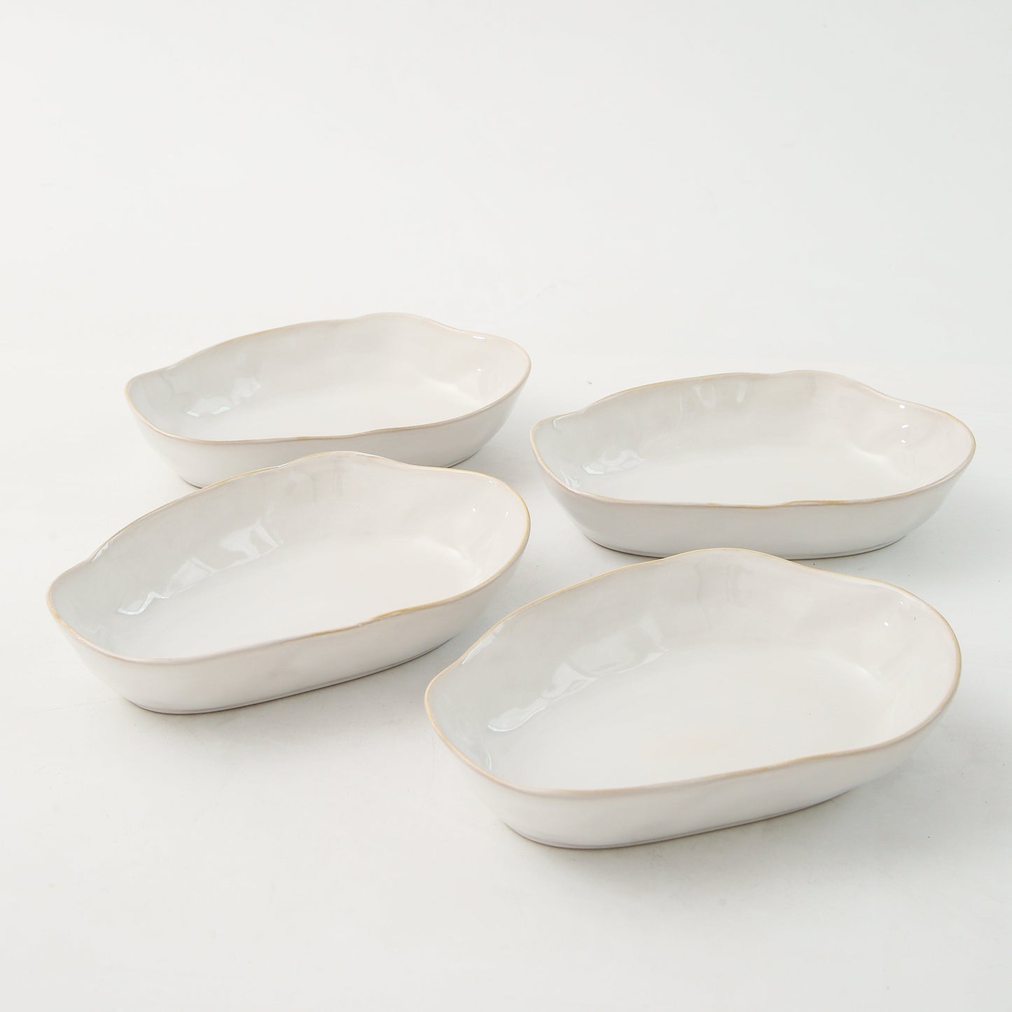 Pearl White Oval Plate Set